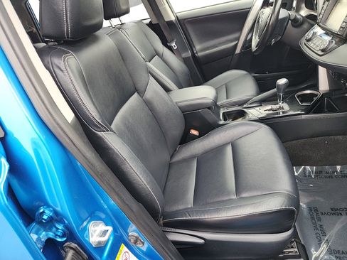 Used 2017 Toyota RAV4 Limited image 32