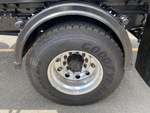 Used 2026 Ford F650 2WD Regular Cab Super Duty image 17
