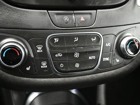 Used 2023 Chevrolet Malibu LT FWD image 28