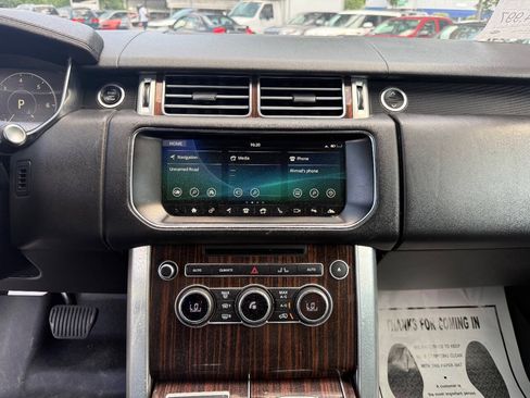 Used 2017 Land Rover Range Rover HSE AWD/4WD image 12