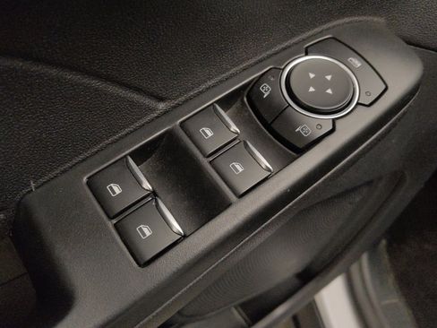 Used 2022 Ford Escape SE image 27