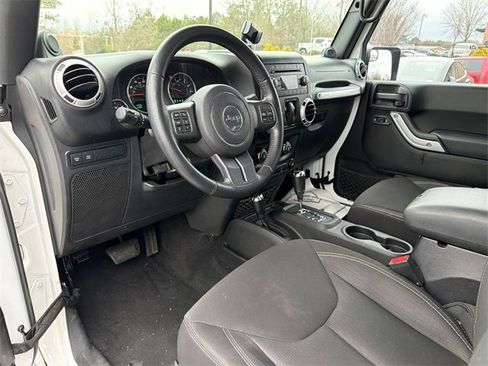 Used 2014 Jeep Wrangler Rubicon w/ Power Convenience Group image 20