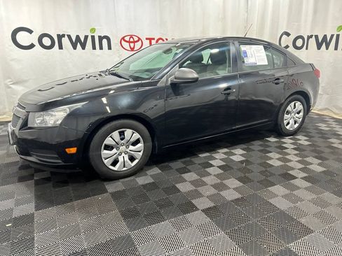 Used 2014 Chevrolet Cruze LS FWD image 4