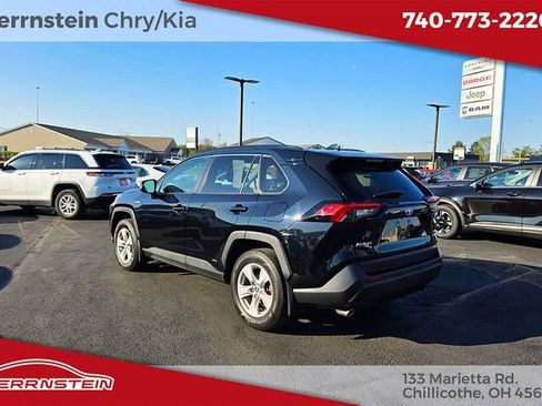 Used 2021 Toyota RAV4 XLE w/ Convenience Package AWD/4WD image 5