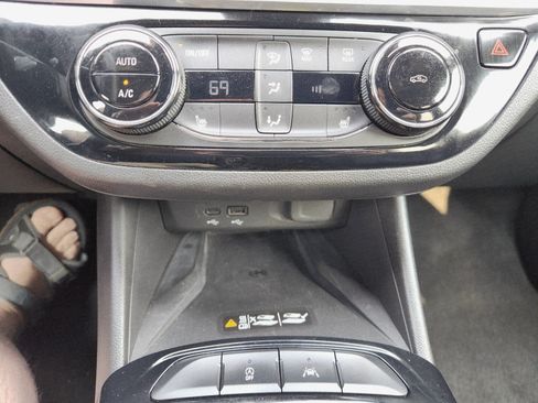 Used 2024 Buick Envista Sport Touring w/ Convenience I Package FWD image 41