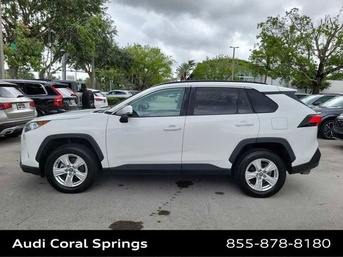 Used 2021 Toyota RAV4 XLE w/ Convenience Package FWD image 5