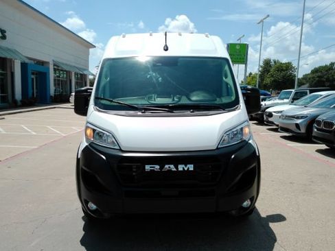Used 2025 RAM ProMaster 2500 w/ Convenience Group FWD image 2