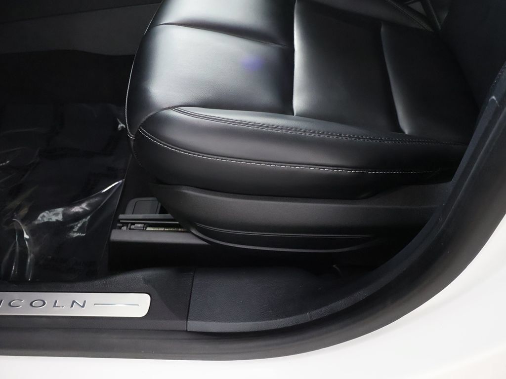 Used 2024 Lincoln Corsair AWD image 30