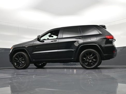 Used 2020 Jeep Grand Cherokee Altitude AWD/4WD image 39
