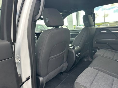 Used 2025 GMC Acadia Elevation AWD/4WD image 21