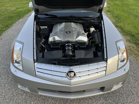 Used 2004 Cadillac XLR RWD image 26