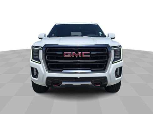 Used 2024 GMC Yukon AT4 w/ Technology Package AWD/4WD image 3