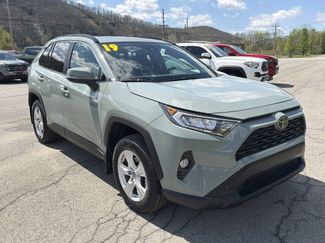 Used 2019 Toyota RAV4 XLE w/ Convenience Package AWD/4WD video 2