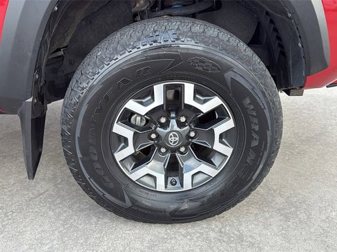 Used 2021 Toyota Tacoma TRD Off-Road image 35