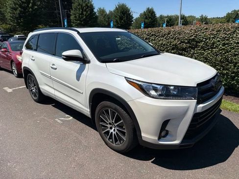 Used 2017 Toyota Highlander SE AWD/4WD image 14