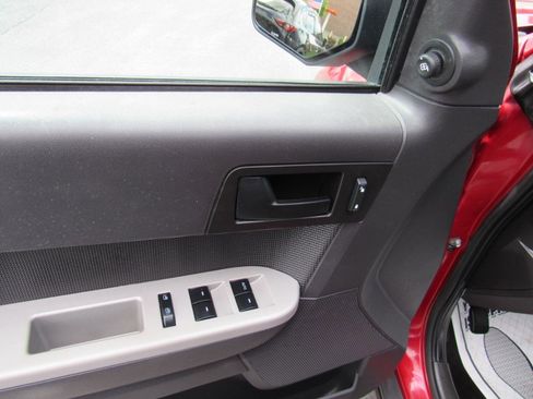 Used 2011 Ford Escape XLT w/ 203A Rapid Spec Order Code AWD/4WD image 18