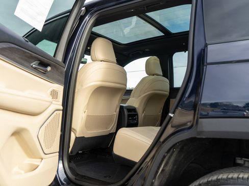 Used 2022 Jeep Grand Cherokee Limited 4xe w/ Luxury Tech Group II image 32