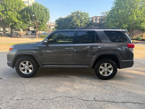 Used 2011 Toyota 4Runner SR5 RWD image 3