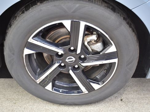 Used 2024 Nissan Sentra SV FWD image 35