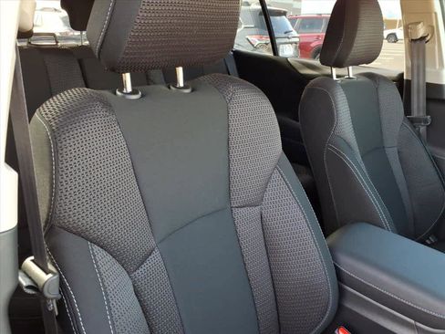 Certified 2025 Subaru Outback Premium w/ Popular Package #1A image 19