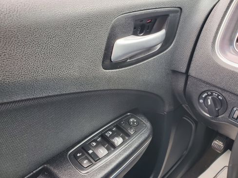 Used 2017 Dodge Charger SE w/ Popular Equipment Group image 13