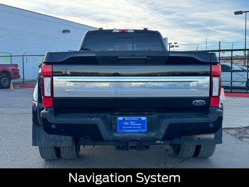 Certified 2022 Ford F450 Platinum w/ FX4 Off-Road Package image 4