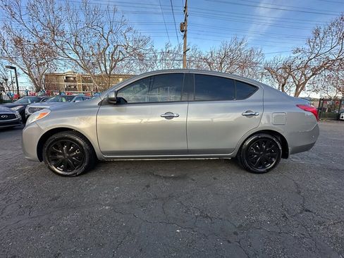 Used 2014 Nissan Versa SV image 8