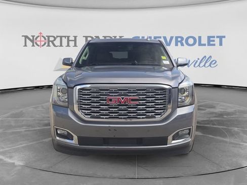 Used 2020 GMC Yukon XL Denali w/ Denali Premium Package AWD/4WD image 8