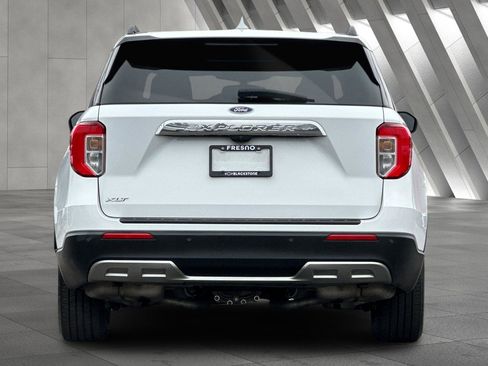 Used 2020 Ford Explorer XLT w/ Equipment Group 202A image 5