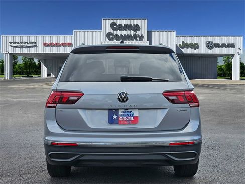 Used 2022 Volkswagen Tiguan SE image 5