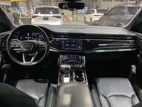 Used 2023 Audi Q8 Prestige w/ Prestige Package image 2