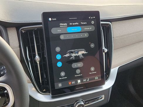 Used 2026 Volvo XC90 B6 Plus w/ Protection Package Premier image 15