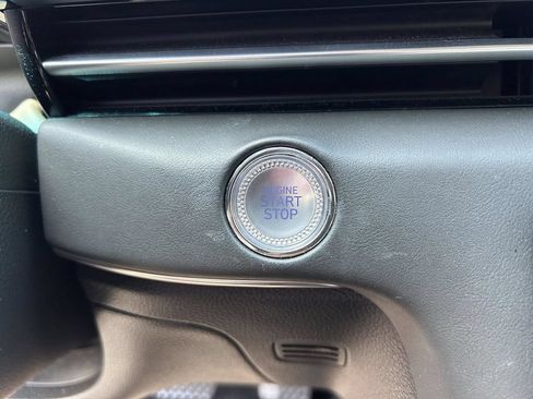 Used 2025 Genesis GV80 2.5T Standard AWD/4WD image 33