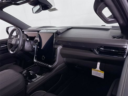 New 2026 GMC Yukon XL Elevation w/ LPO, Floor Liner Package image 25