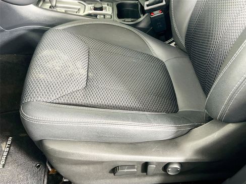 Used 2022 Subaru Forester Premium image 19