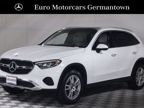 Used 2023 Mercedes-Benz GLC 300 4MATIC image 3