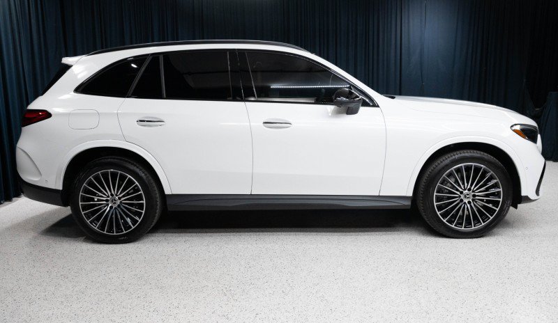 New 2027 Mercedes-Benz GLC 300 4MATIC image 4