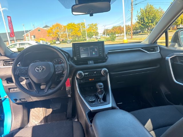 Used 2019 Toyota RAV4 LE w/ Carpet Mat Package AWD/4WD image 15
