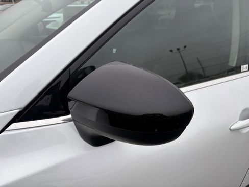 New 2026 Nissan Pathfinder SV image 12