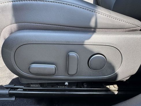 Used 2024 Hyundai Kona Limited AWD/4WD image 19