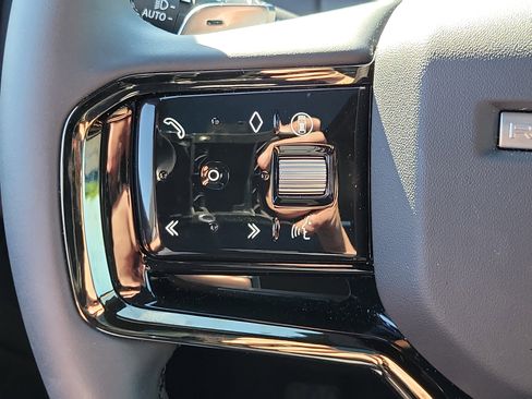 Used 2024 Land Rover Range Rover Evoque Dynamic SE image 20