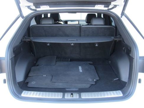 Used 2024 Genesis GV60 RWD image 28