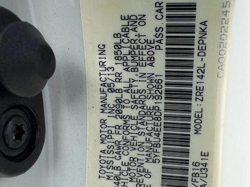 Used 2013 Toyota Corolla LE image 17