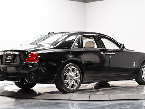 Used 2012 Rolls-Royce Ghost RWD image 39