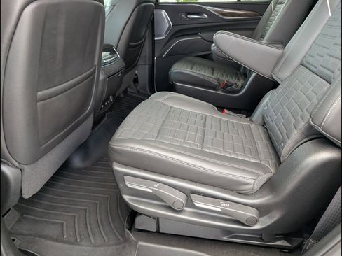 Used 2024 Cadillac Escalade Sport Platinum w/ LPO, ONYX Package AWD/4WD image 12
