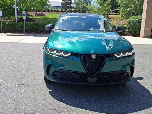 Used 2024 Alfa Romeo Tonale Veloce AWD/4WD image 7
