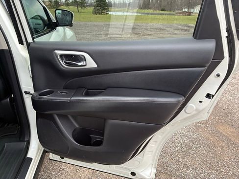 Used 2020 Nissan Pathfinder SL image 14