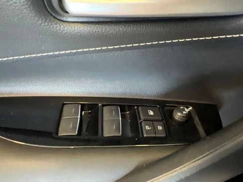 Used 2023 Toyota Corolla SE w/ SE Premium Package FWD image 25