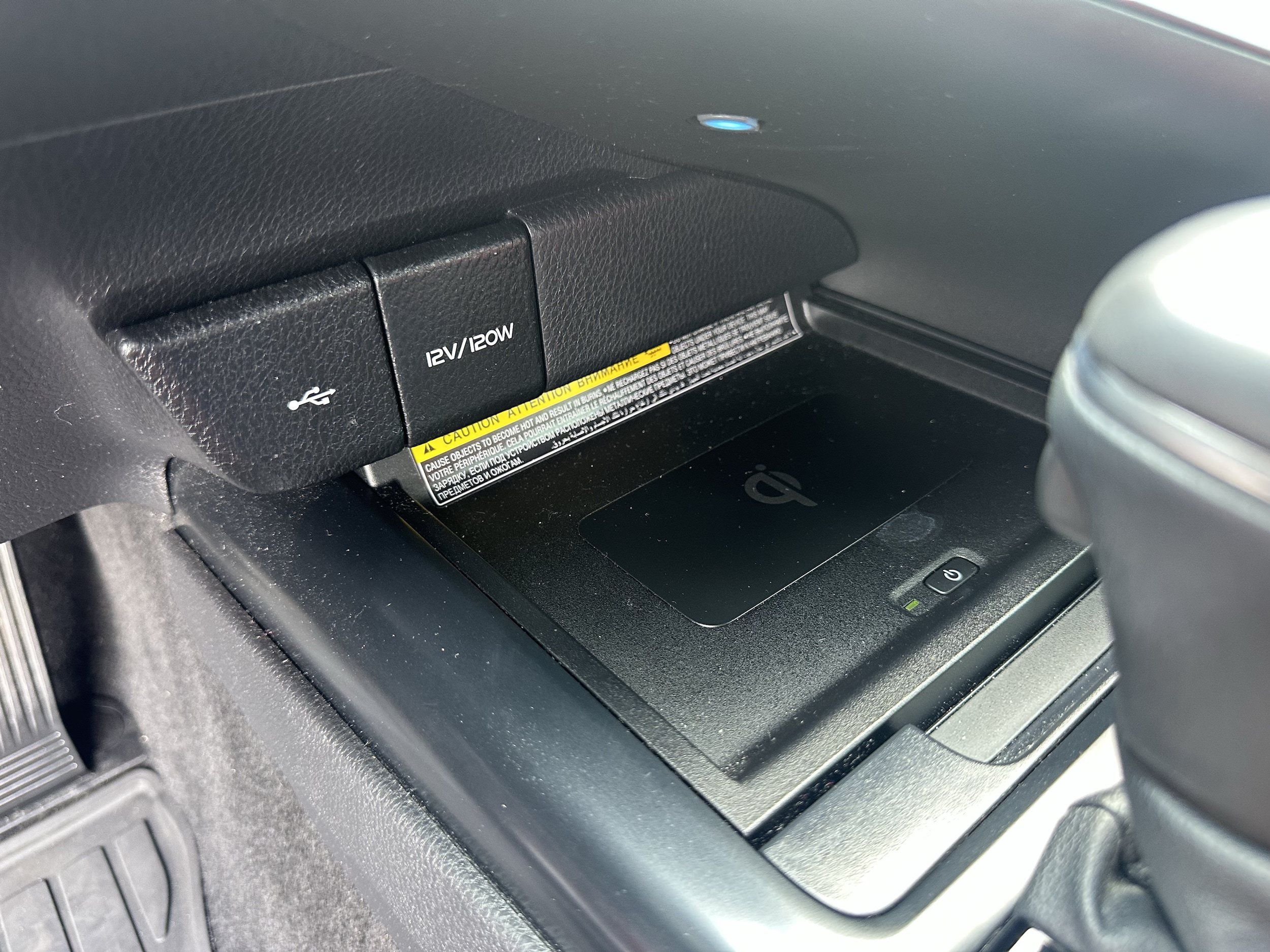 Used 2020 Toyota Camry XSE FWD image 32