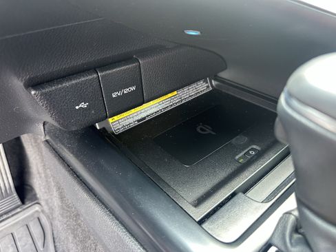 Used 2020 Toyota Camry XSE FWD image 32